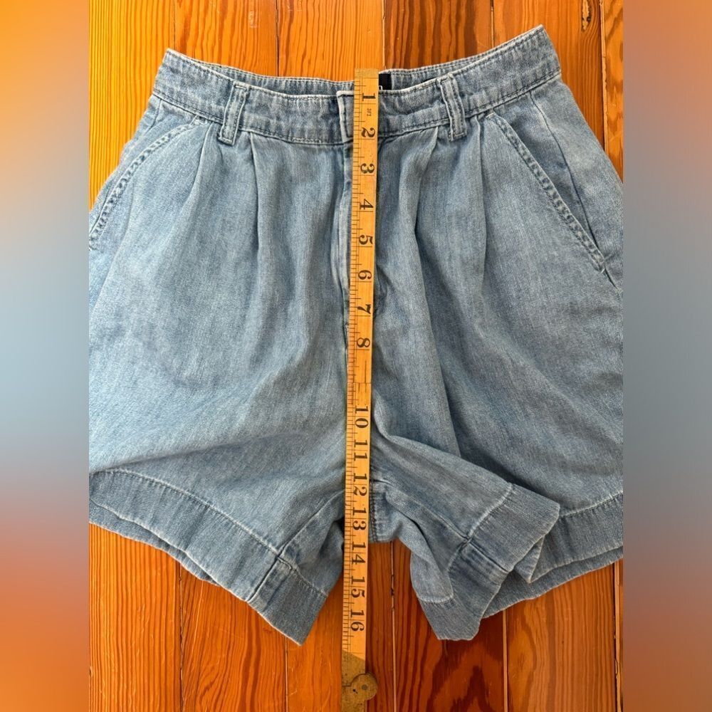 Gap Shorts - Picture 5 of 6